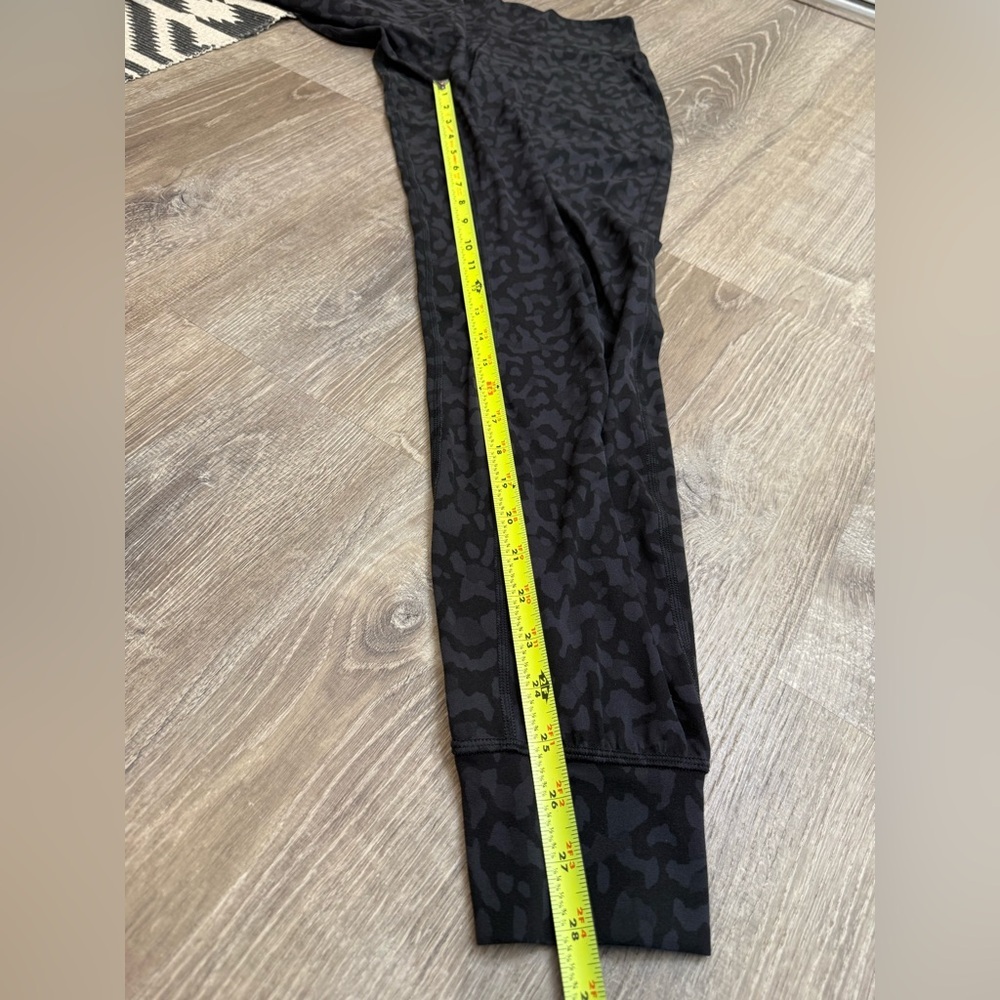 Lululemon Align Jogger Leopard Camo Print Size 6 - Picture 9 of 12